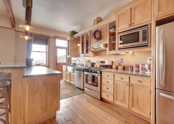 Appartement Vintage Downtown W/ Deck!
