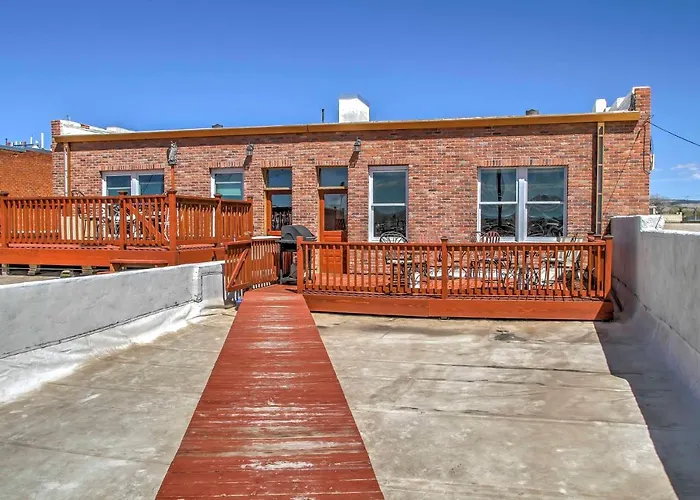Vintage Downtown W/ Deck! Laramie